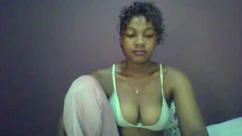 ricie001 online show from 04/28/26, 12:43