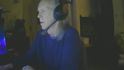 rickl56 online show from 12/15/25, 01:21