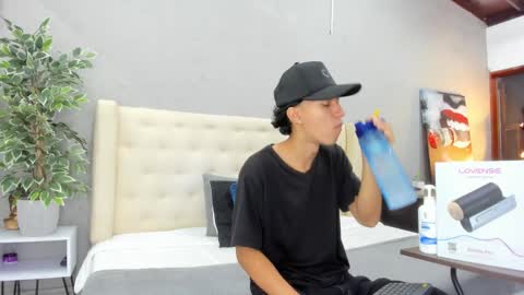 Snapshot of ricky_backus chatting on 03/07/25, 11:18 Ricky Backus online show from 03/07/25, 11:18