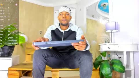 Snapshot of ricobrown777 chatting on 06/21/26, 03:53 RicoBrowm online show from 06/21/26, 03:53