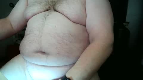 Snapshot of rigray chatting on 01/01/25, 12:21 rigray online show from 01/01/25, 12:21