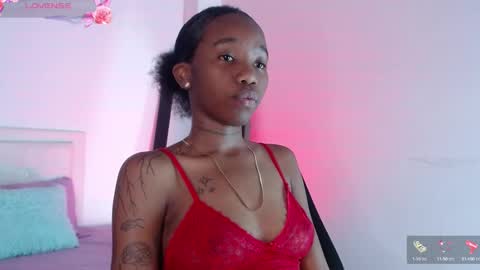 Snapshot of rihana_hot01 chatting on 01/15/25, 01:23 ri ri online show from 01/15/25, 01:23