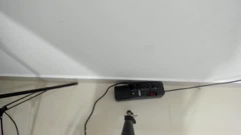 Rihanna hotx online show from 12/19/25, 03:02