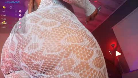 Snapshot of rihanna_rose chatting on 11/21/25, 08:24 Riha online show from 11/21/25, 08:24