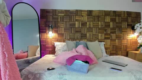 Sara online show from 09/12/25, 10:15