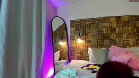 Sara online show from 09/24/25, 10:18