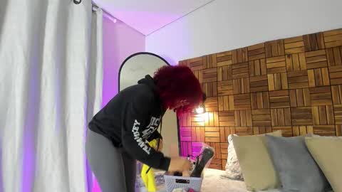 Sara online show from 10/19/25, 11:33