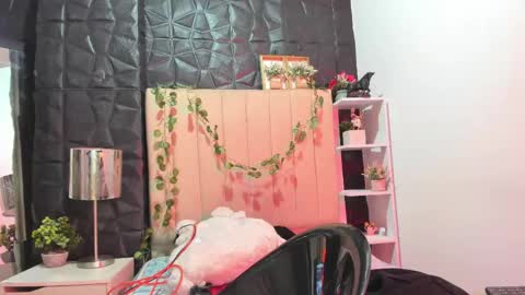 RIHONNA online show from 04/29/26, 01:21