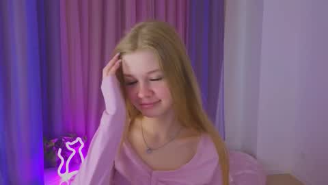 Snapshot of riinaaa chatting on 10/02/25, 09:11 Rina online show from 10/02/25, 09:11