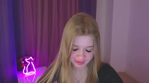 Snapshot of riinaaa chatting on 10/04/25, 09:02 Rina online show from 10/04/25, 09:02