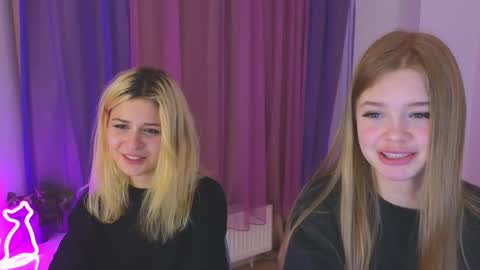 Snapshot of riinaaa chatting on 11/23/25, 10:09 Rina online show from 11/23/25, 10:09