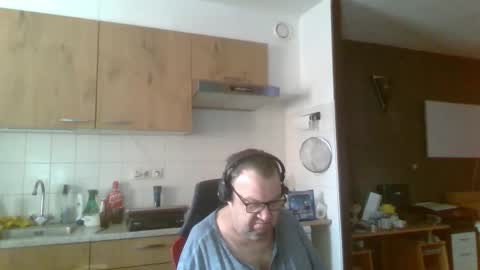 Snapshot of rikkerd55 chatting on 11/22/25, 10:14 rikkerd55 online show from 11/22/25, 10:14