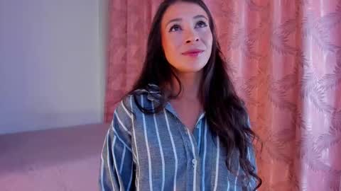 Snapshot of riley_bensongh chatting on 12/18/25, 08:37 Riley online show from 12/18/25, 08:37