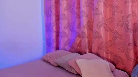 Snapshot of riley_bensongh chatting on 02/14/26, 09:00 Riley online show from 02/14/26, 09:00