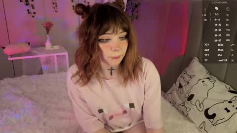 Snapshot of riley_vice chatting on 11/24/25, 08:36 Sofia online show from 11/24/25, 08:36