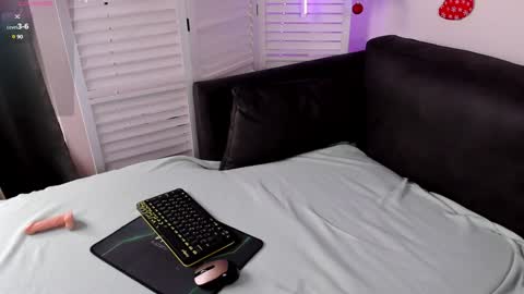 Snapshot of rin_skylar chatting on 12/26/24, 10:48 Rin online show from 12/26/24, 10:48