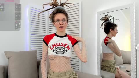 Snapshot of rin_skylar chatting on 01/28/25, 07:22 Rin online show from 01/28/25, 07:22