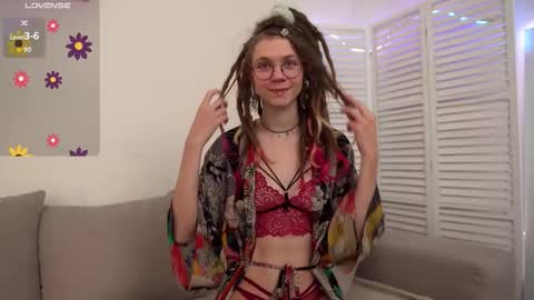 Snapshot of rin_skylar chatting on 10/13/25, 06:35 Rin online show from 10/13/25, 06:35