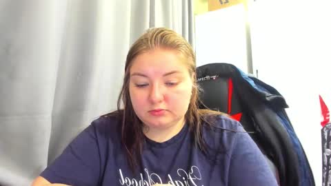 Snapshot of rina16 chatting on 10/27/25, 11:47 rina16 online show from 10/27/25, 11:47