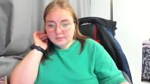 Snapshot of rina16 chatting on 11/01/25, 07:05 rina16 online show from 11/01/25, 07:05