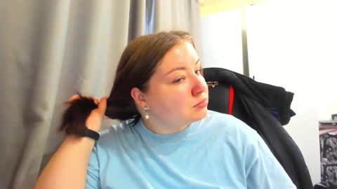 Snapshot of rina16 chatting on 11/04/25, 10:25 rina16 online show from 11/04/25, 10:25