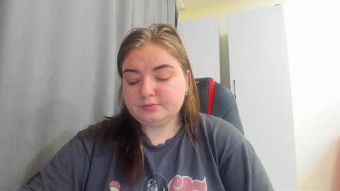 Snapshot of rina16 chatting on 11/13/25, 10:03 rina16 online show from 11/13/25, 10:03