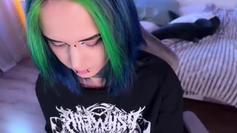   DianaBrite            fansl y online show from 10/05/25, 12:36