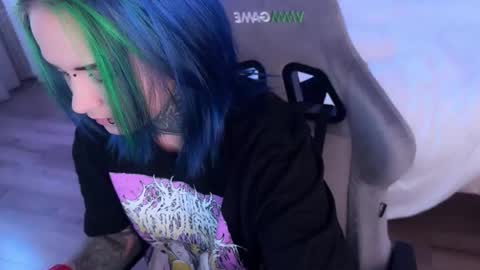   DianaBrite            fansl y online show from 10/08/25, 01:42