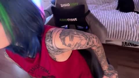   DianaBrite            fansl y online show from 10/21/25, 01:45