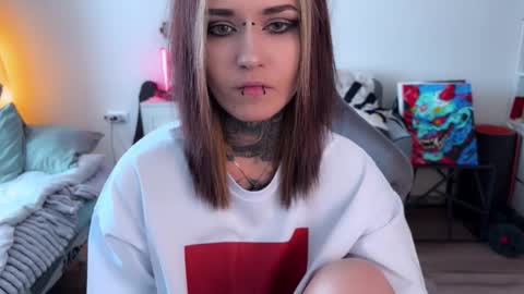   DianaBrite            fansl y online show from 02/10/26, 12:09