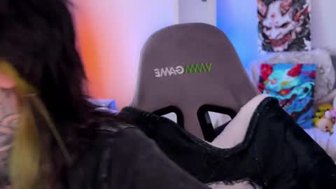   DianaBrite            fansl y online show from 04/16/26, 01:45