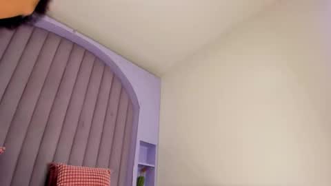 RIRI  online show from 10/15/25, 08:20