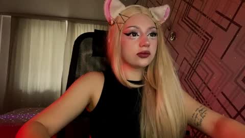 Nicole online show from 04/05/26, 12:24