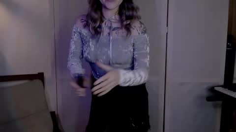 Snapshot of risha_laass chatting on 12/24/24, 09:33 risha_laass online show from 12/24/24, 09:33