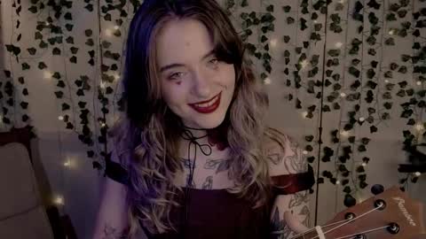 Snapshot of risha_laass chatting on 02/14/25, 08:15 risha_laass online show from 02/14/25, 08:15