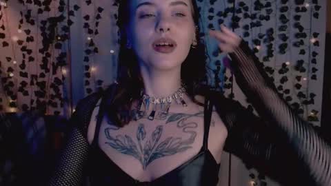 Snapshot of risha_laass chatting on 10/02/25, 08:27 risha_laass online show from 10/02/25, 08:27