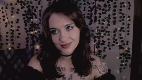 Snapshot of risha_laass chatting on 11/21/25, 08:18 risha_laass online show from 11/21/25, 08:18