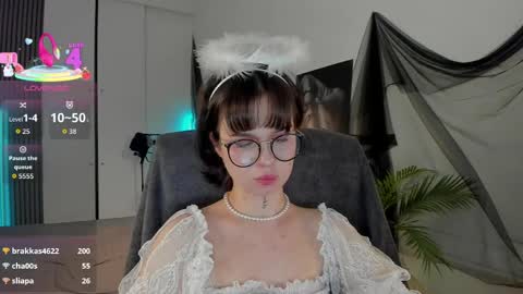 Alice online show from 05/27/26, 01:57