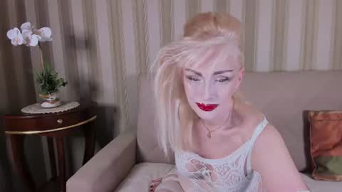 Snapshot of rita_farell chatting on 07/11/26, 09:38 rita_farell online show from 07/11/26, 09:38
