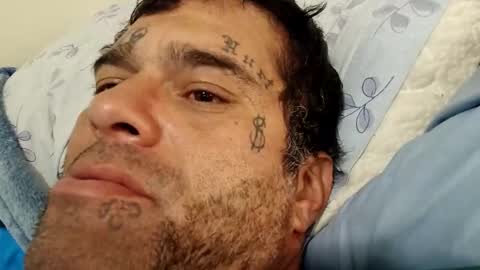 Snapshot of riveraizhim chatting on 12/19/25, 01:01 riveraizhim online show from 12/19/25, 01:01