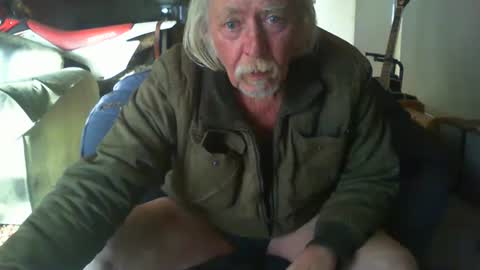 Snapshot of riverratggg chatting on 07/10/26, 07:12 riveratggg online show from 07/10/26, 07:12