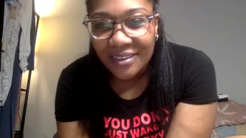 Snapshot of riversaint chatting on 12/11/24, 06:20 River Saint online show from 12/11/24, 06:20