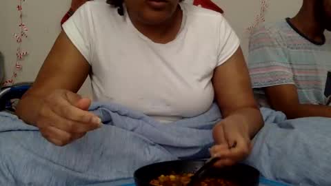 Snapshot of riversaint chatting on 01/22/25, 04:44 River Saint online show from 01/22/25, 04:44