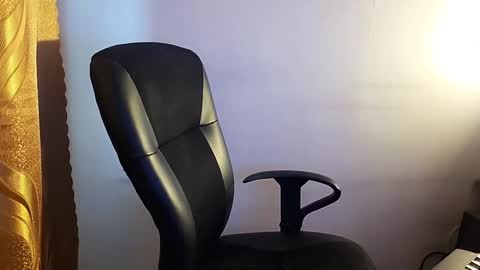 Snapshot of rivver420 chatting on 01/08/25, 12:37 River online show from 01/08/25, 12:37