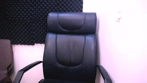 riyah_parker online show from 06/06/26, 02:44