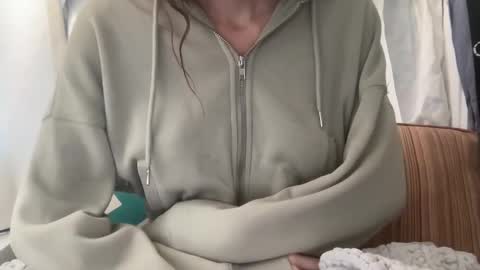 Snapshot of rizzyy333 chatting on 10/01/25, 12:11 rizzyy333 online show from 10/01/25, 12:11