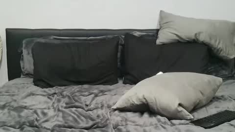 RJandScooterRJ-black guySc-white guy online show from 11/25/25, 11:21
