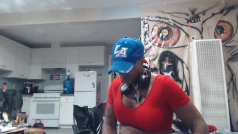 Nikki Thickts online show from 01/17/25, 03:34