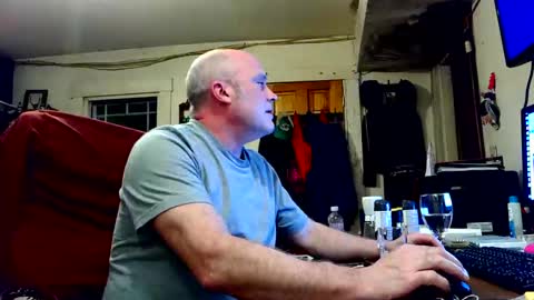Snapshot of rnrd chatting on 03/17/26, 02:05 rnrd online show from 03/17/26, 02:05