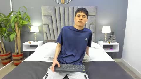 Roan Birkin online show from 02/02/25, 07:14